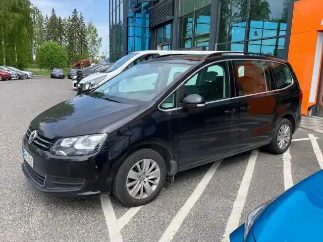 Musta Tila-auto, Volkswagen Sharan – EMS-543