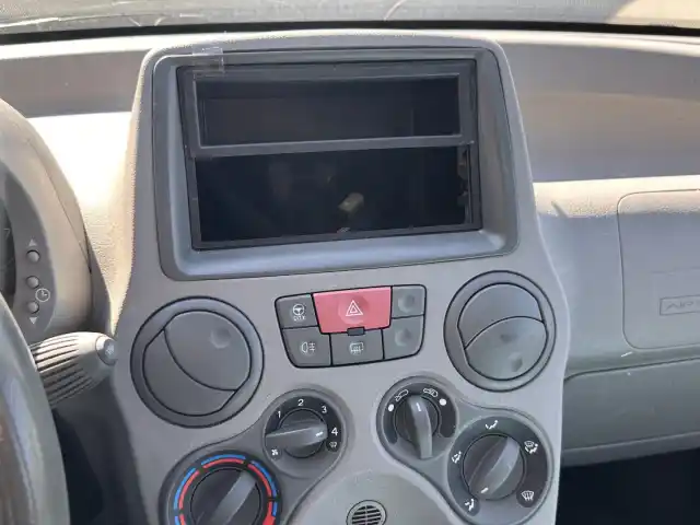 Sininen Viistoperä, Fiat Panda – EMS-588