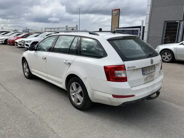 Valkoinen Farmari, Skoda Octavia – EMS-910