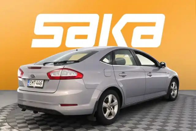 Harmaa Sedan, Ford Mondeo – EMT-446