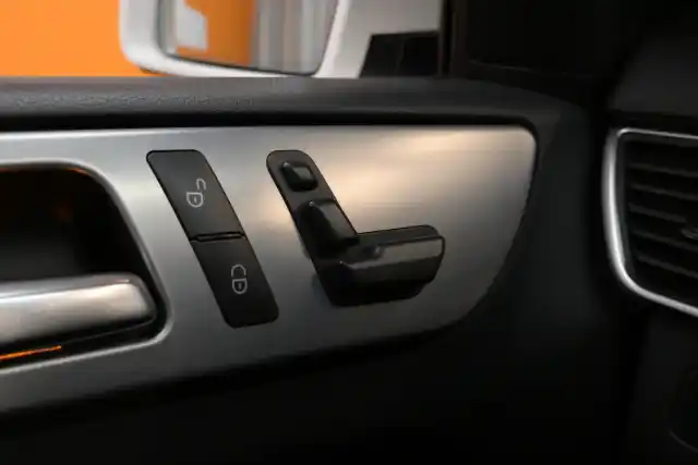 Valkoinen Maastoauto, Mercedes-Benz ML – EMU-781