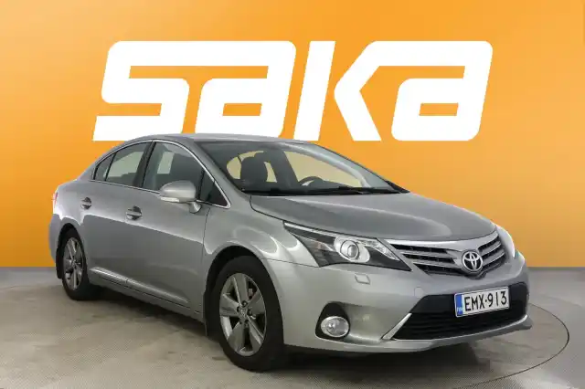 Harmaa Sedan, Toyota Avensis – EMX-913