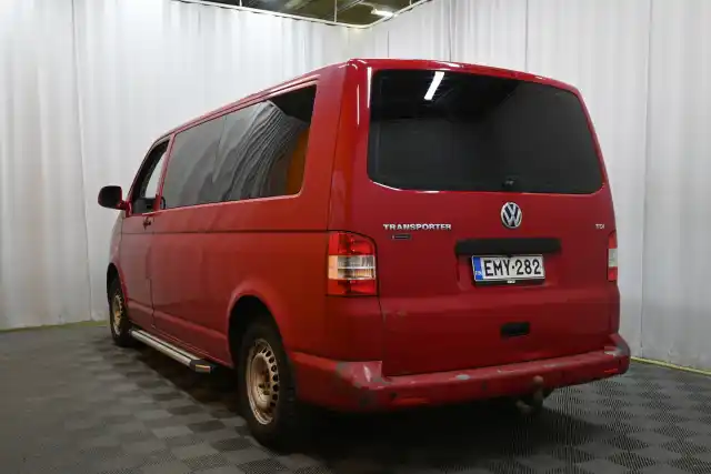 Punainen Tila-auto, Volkswagen TRANSPORTER – EMY-282