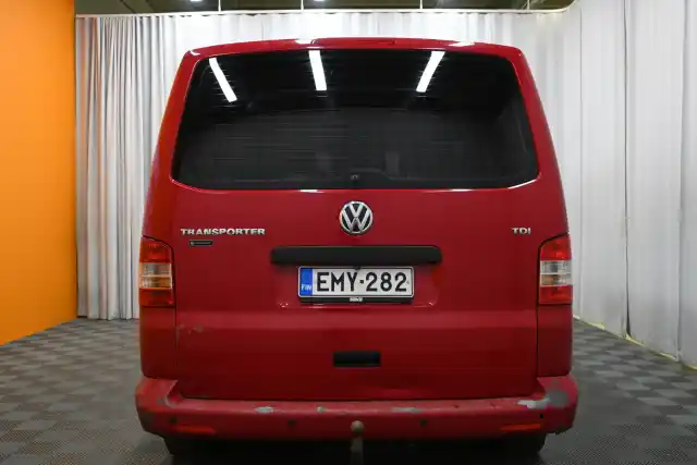 Punainen Tila-auto, Volkswagen TRANSPORTER – EMY-282