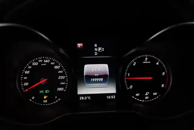 Musta Sedan, Mercedes-Benz C – EMZ-390