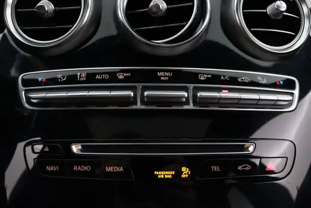 Musta Sedan, Mercedes-Benz C – EMZ-390