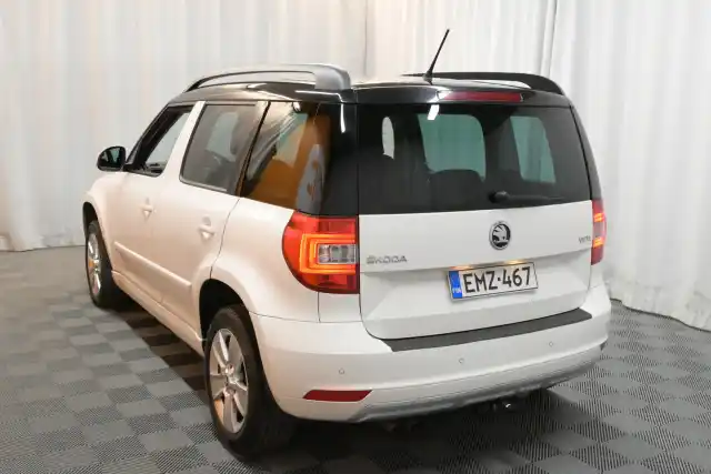 Valkoinen Maastoauto, Skoda Yeti – EMZ-467