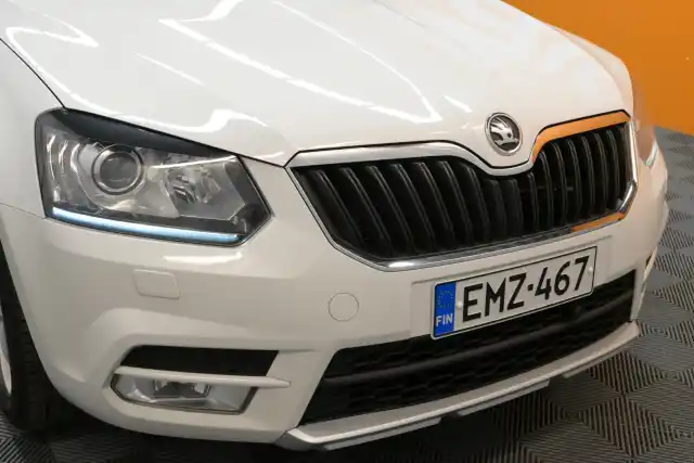 Valkoinen Maastoauto, Skoda Yeti – EMZ-467