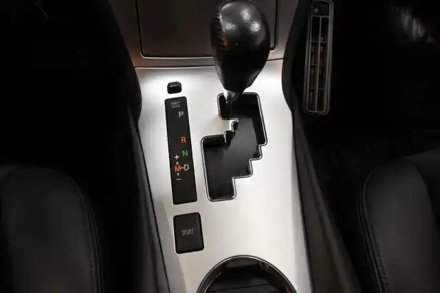 Ruskea Sedan, Toyota Avensis – ENB-649