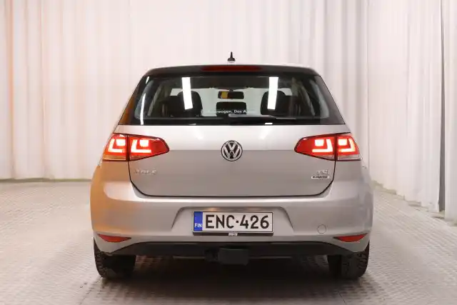 Harmaa Viistoperä, Volkswagen Golf – ENC-426