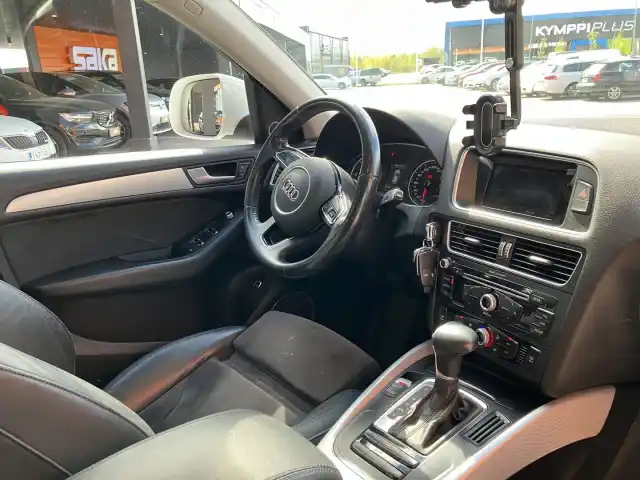 Valkoinen Maastoauto, Audi Q5 – ENE-657