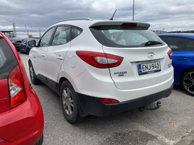 Valkoinen Maastoauto, Hyundai ix35 – ENJ-942