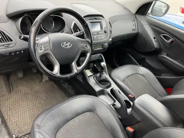 Valkoinen Maastoauto, Hyundai ix35 – ENJ-942