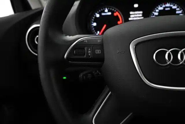 Harmaa Viistoperä, Audi A3 – ENK-252