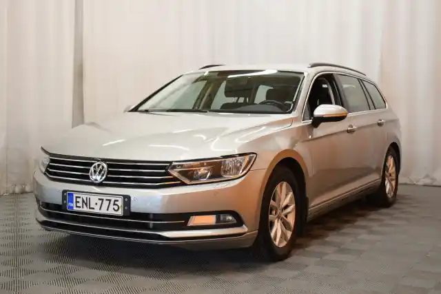 Harmaa Farmari, Volkswagen Passat – ENL-775