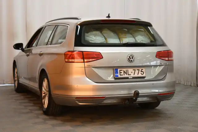 Harmaa Farmari, Volkswagen Passat – ENL-775