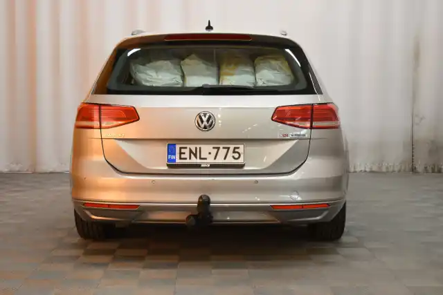 Harmaa Farmari, Volkswagen Passat – ENL-775