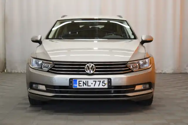 Harmaa Farmari, Volkswagen Passat – ENL-775