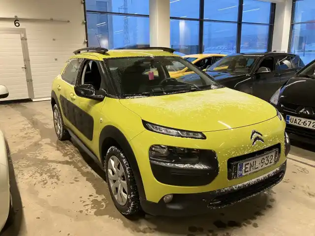 Keltainen Viistoperä, Citroen C4 Cactus – ENL-932