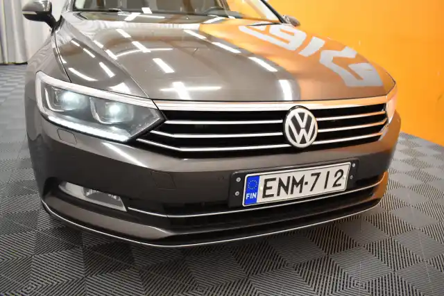 Beige Farmari, Volkswagen Passat – ENM-712