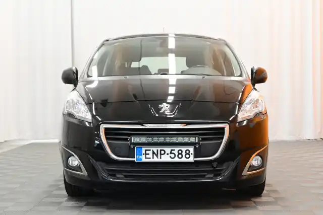 Musta Tila-auto, Peugeot 5008 – ENP-588