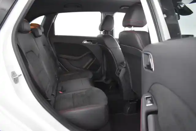 Valkoinen Tila-auto, Mercedes-Benz B – ENP-738