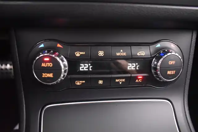 Valkoinen Tila-auto, Mercedes-Benz B – ENP-738