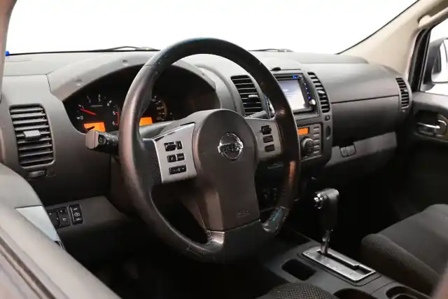 Valkoinen Avolava, Nissan Navara – ENR-397