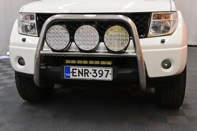 Valkoinen Avolava, Nissan Navara – ENR-397