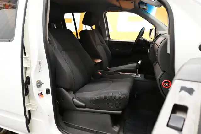 Valkoinen Avolava, Nissan Navara – ENR-397