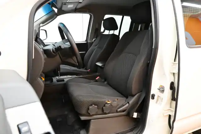 Valkoinen Avolava, Nissan Navara – ENR-397