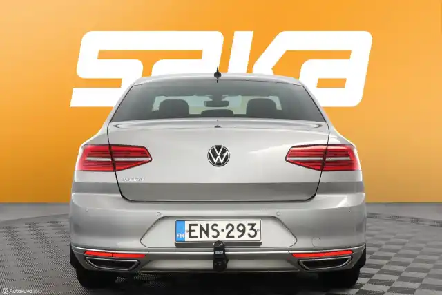 Harmaa Sedan, Volkswagen Passat – ENS-293