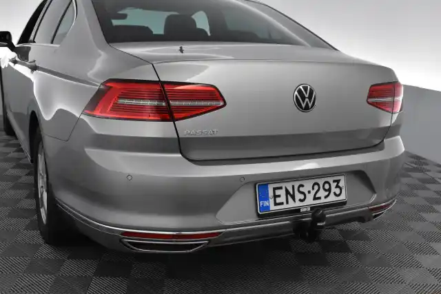 Harmaa Sedan, Volkswagen Passat – ENS-293