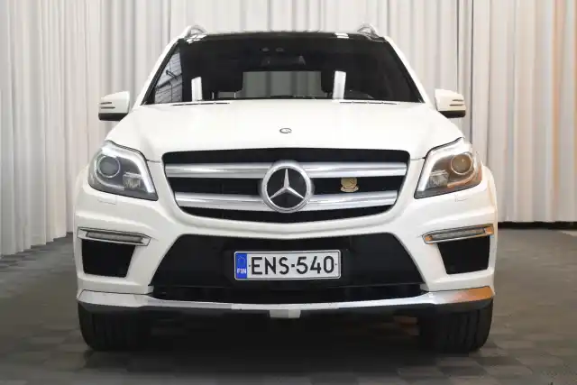 Valkoinen Maastoauto, Mercedes-Benz GL – ENS-540