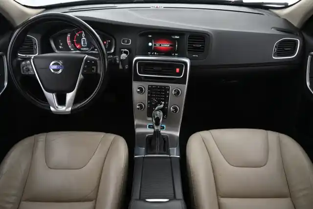 Valkoinen Farmari, Volvo V60 – ENS-582