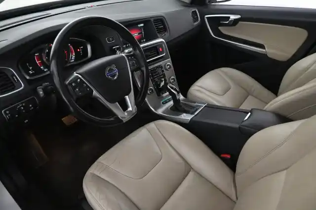 Valkoinen Farmari, Volvo V60 – ENS-582