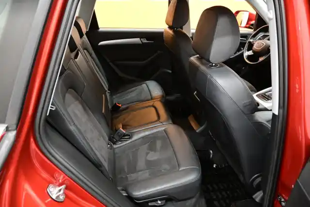 Punainen Maastoauto, Audi Q5 – ENT-300