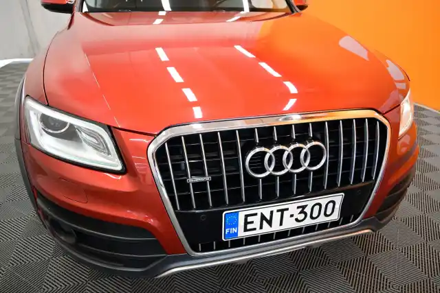 Punainen Maastoauto, Audi Q5 – ENT-300