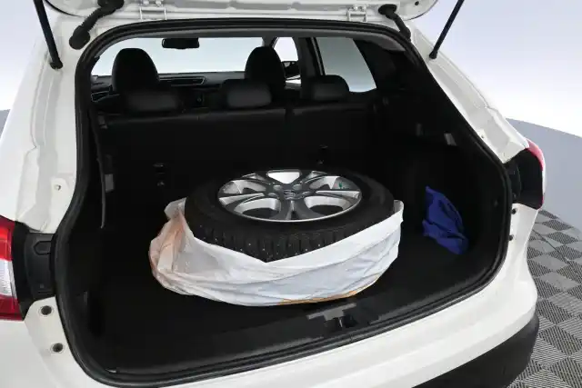 Valkoinen Maastoauto, Nissan Qashqai – ENT-670