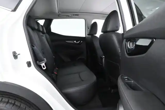 Valkoinen Maastoauto, Nissan Qashqai – ENT-670