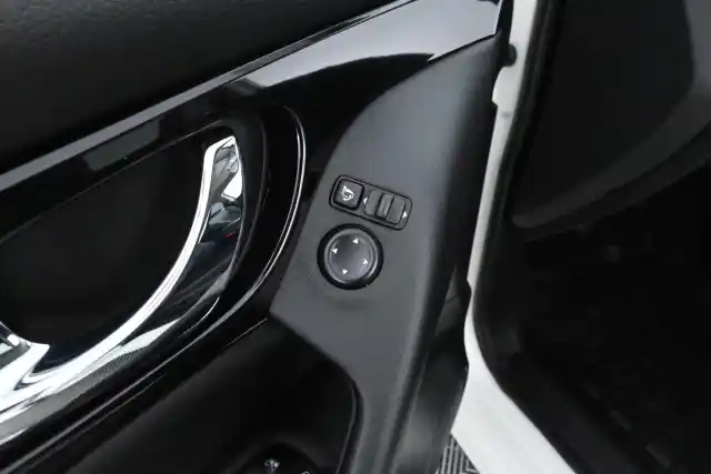 Valkoinen Maastoauto, Nissan Qashqai – ENT-670