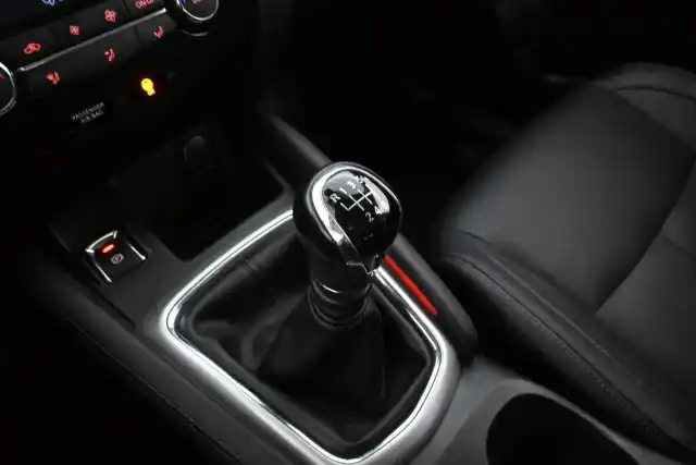 Valkoinen Maastoauto, Nissan Qashqai – ENT-670