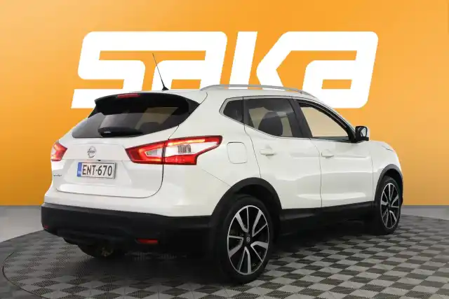 Valkoinen Maastoauto, Nissan Qashqai – ENT-670