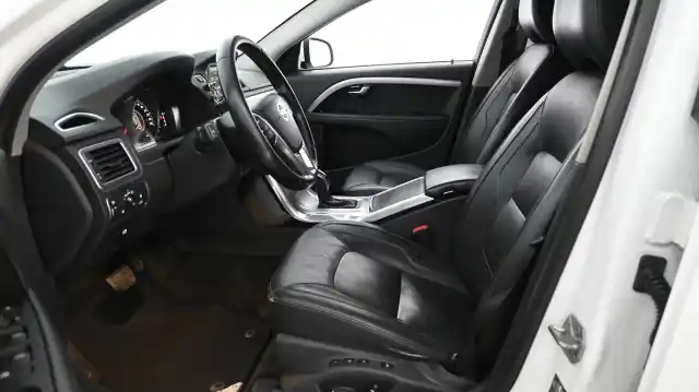 Valkoinen Farmari, Volvo V70 – ENT-917