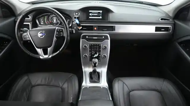 Valkoinen Farmari, Volvo V70 – ENT-917