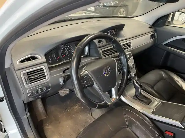 Valkoinen Farmari, Volvo V70 – ENT-917