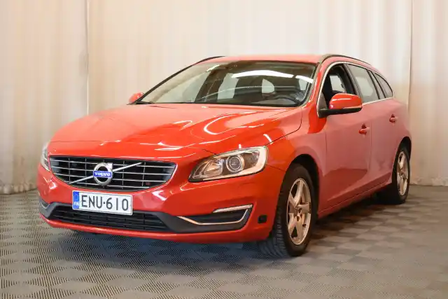 Punainen Farmari, Volvo V60 – ENU-610