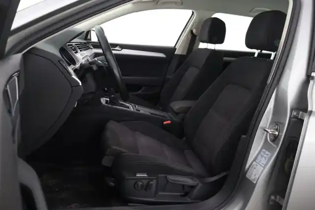 Harmaa Farmari, Volkswagen Passat – ENX-867