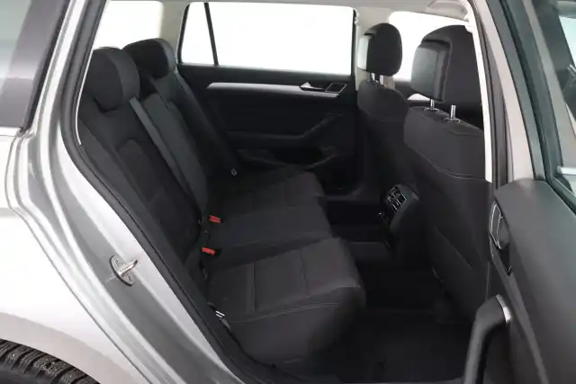 Harmaa Farmari, Volkswagen Passat – ENX-867