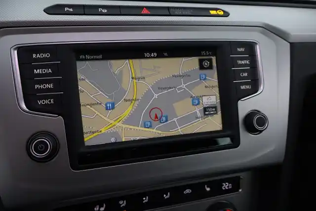 Harmaa Farmari, Volkswagen Passat – ENX-867